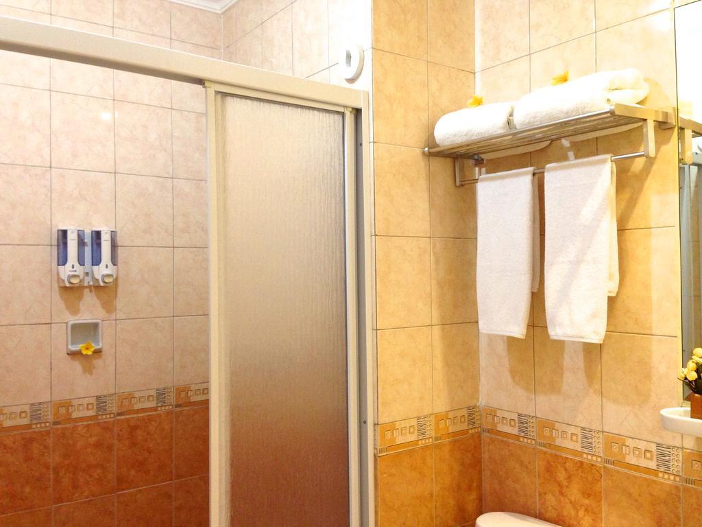 Ravarine Suite Apartment Jakarta Luaran gambar