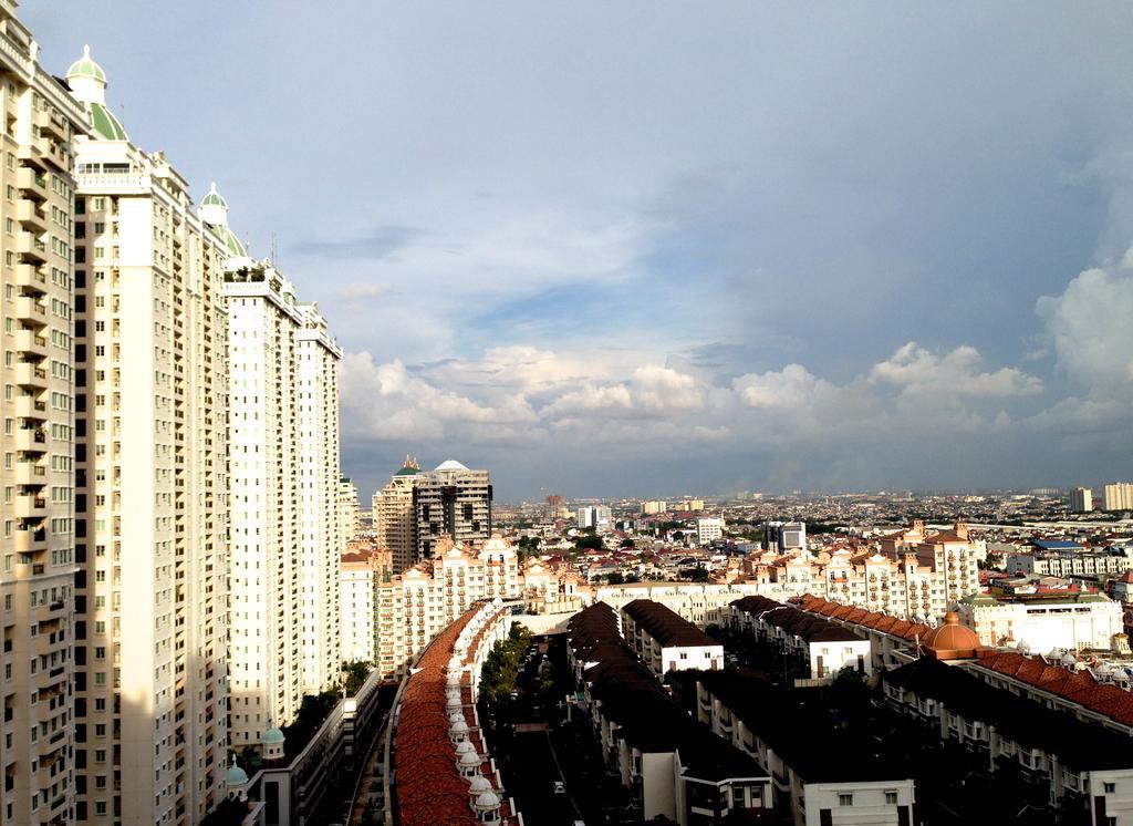 Ravarine Suite Apartment Jakarta Luaran gambar