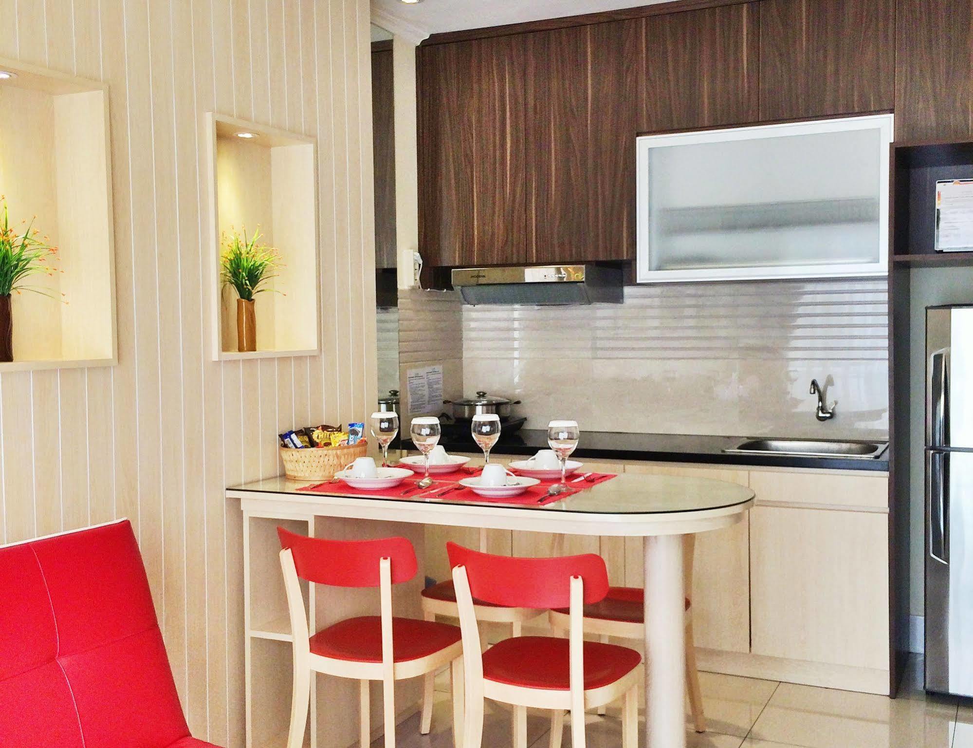 Ravarine Suite Apartment Jakarta Luaran gambar
