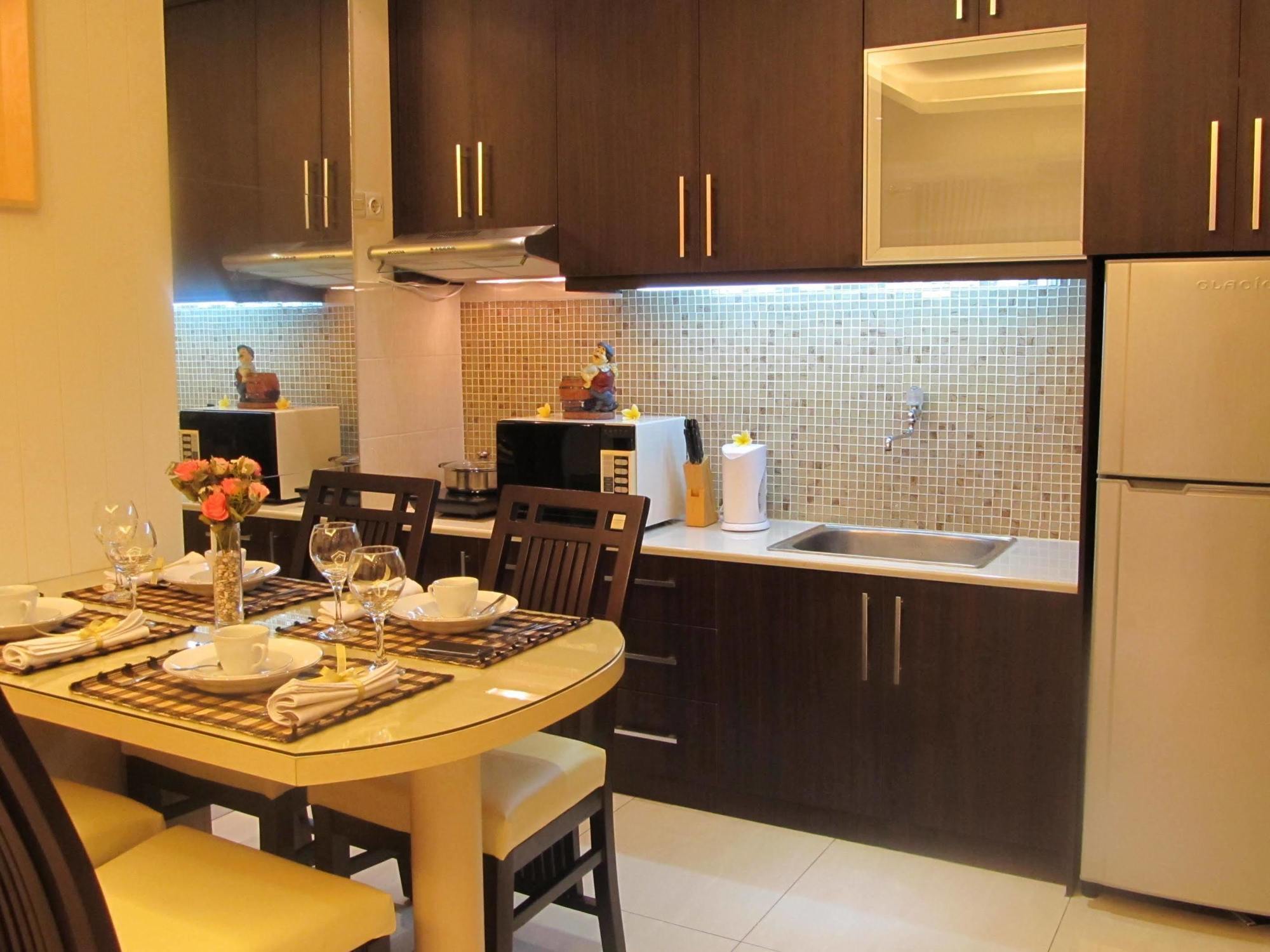 Ravarine Suite Apartment Jakarta Luaran gambar
